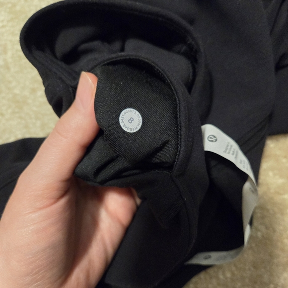 Lululemon nulu mesh panels high rise crop - Picture 7 of 7